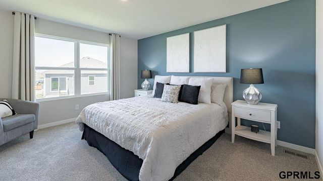 10611 Bearcreek Drive, Papillion, NE 68046