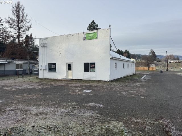 704 E HIGHWAY 82, Wallowa, OR 97885