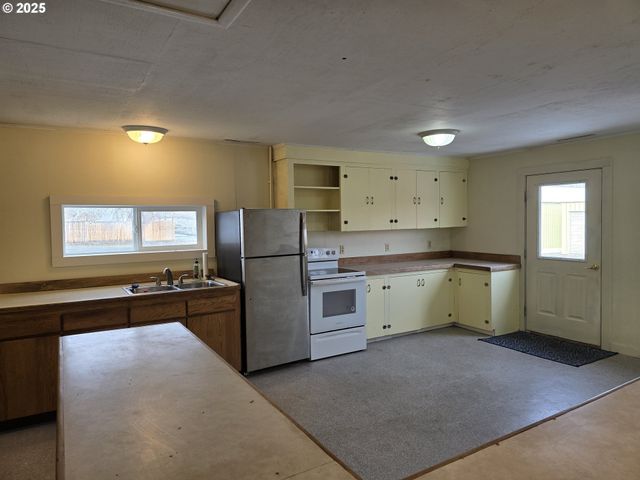 704 E HIGHWAY 82, Wallowa, OR 97885