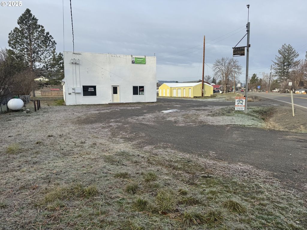 704 E HIGHWAY 82, Wallowa, OR 97885