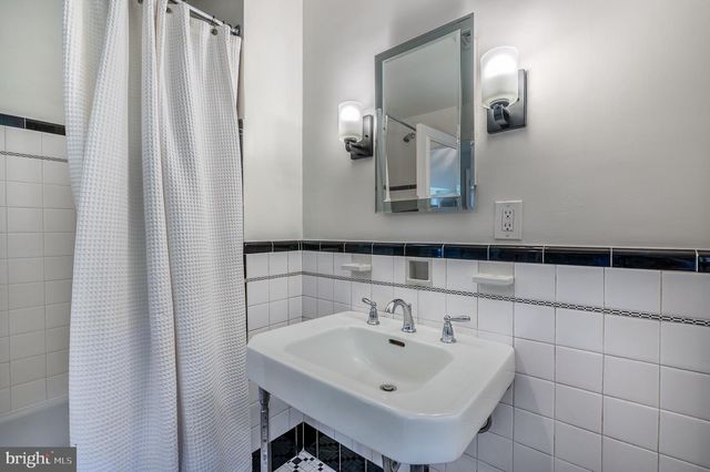 105 STRATFORD RD, Wallingford, PA 19086