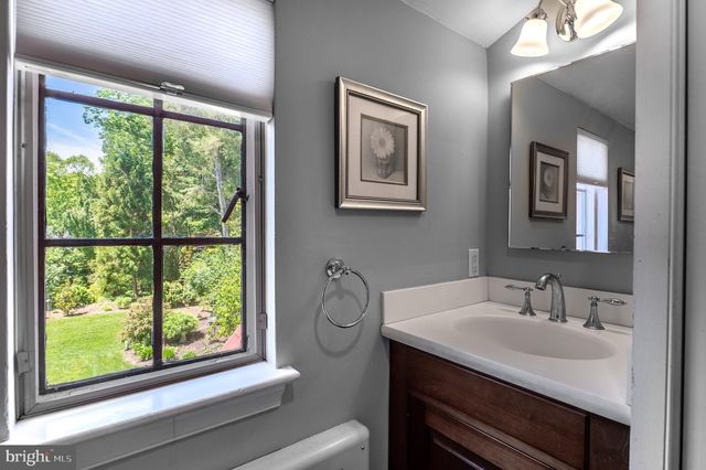 105 STRATFORD RD, Wallingford, PA 19086