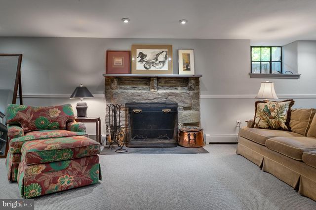 105 STRATFORD RD, Wallingford, PA 19086