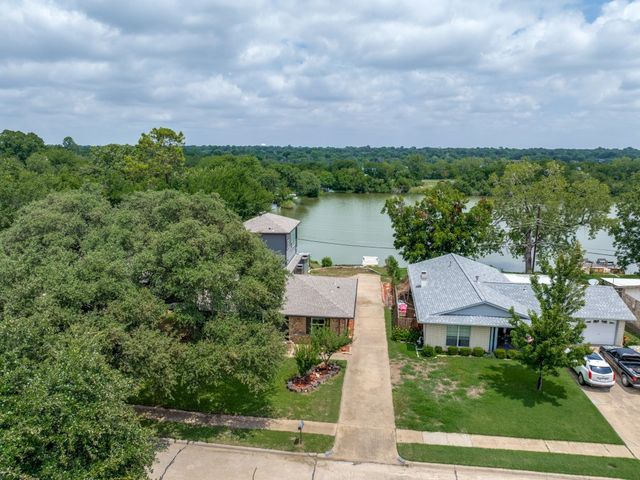 2001 Pebblebrook Trail, Irving, TX 75060