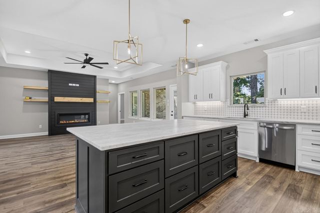 2115 Sable Oaks, Bryant, AR 72022