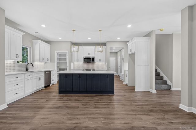 2115 Sable Oaks, Bryant, AR 72022