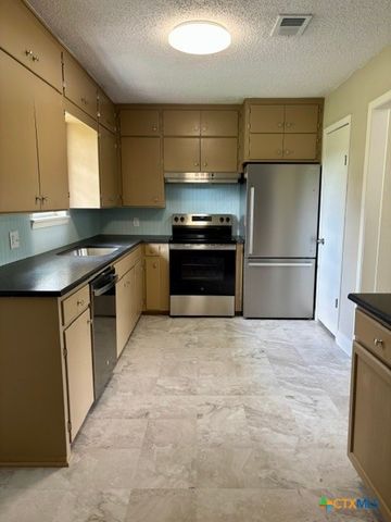 206 Barton Lane, Gatesville, TX 76528