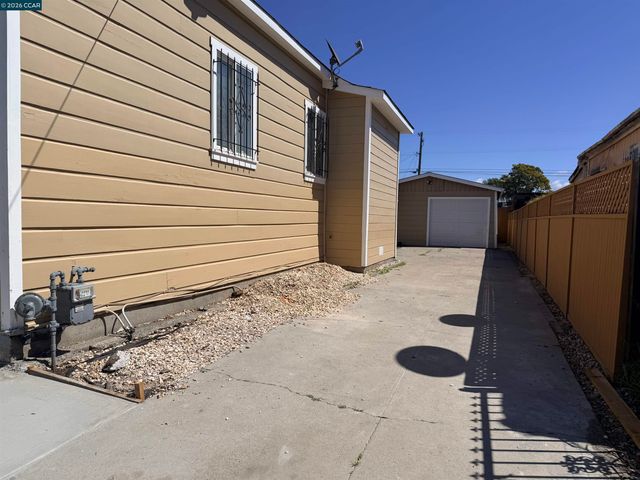 924 7Th St, Richmond, CA 94801