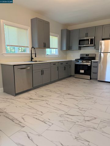 924 7Th St, Richmond, CA 94801