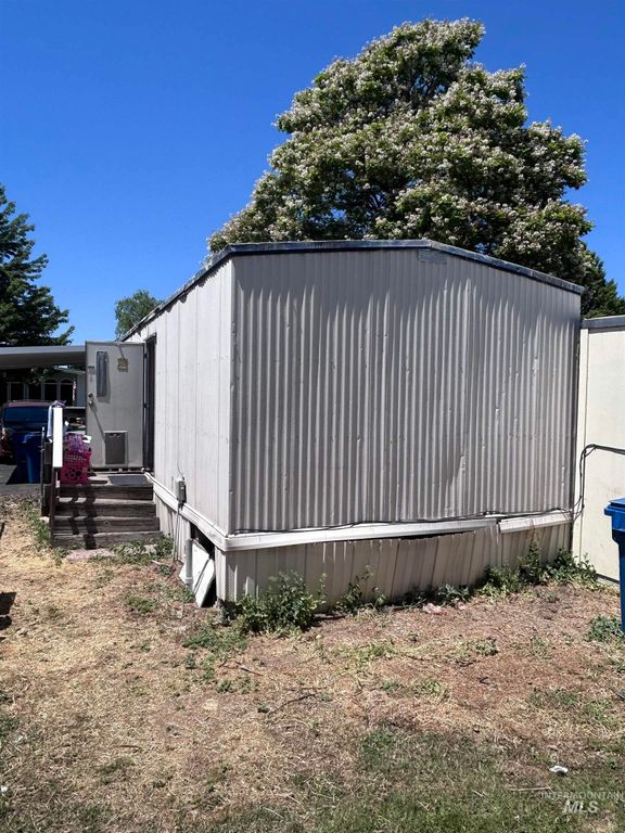 290 NE Pearl St, Mountain Home, ID 83647 photo 5