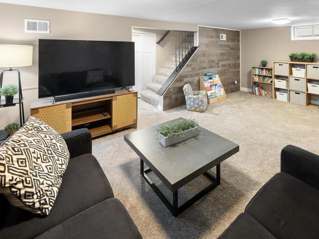 2837 Hampshire Avenue S, Saint Louis Park, MN 55426