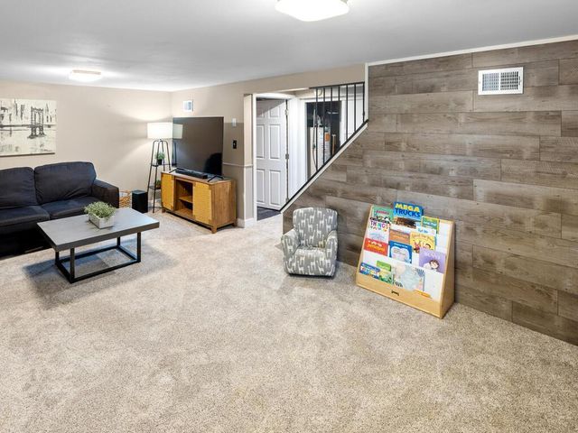 2837 Hampshire Avenue S, Saint Louis Park, MN 55426