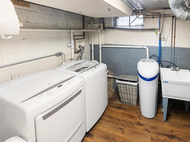 2837 Hampshire Avenue S, Saint Louis Park, MN 55426