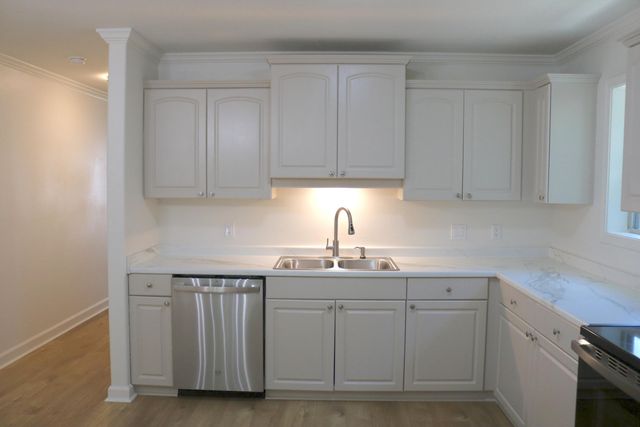 170 Hawthorne Dr., Hattiesburg, MS 39402
