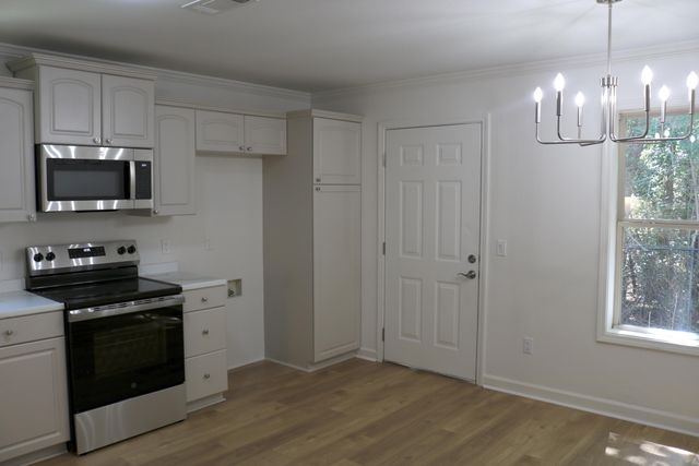 170 Hawthorne Dr., Hattiesburg, MS 39402