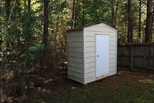 170 Hawthorne Dr., Hattiesburg, MS 39402