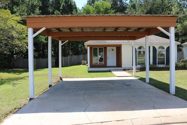 170 Hawthorne Dr., Hattiesburg, MS 39402