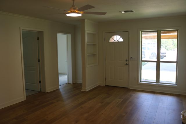 170 Hawthorne Dr., Hattiesburg, MS 39402