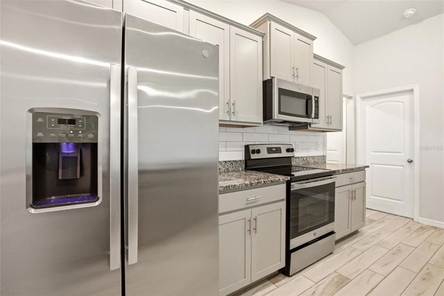 1024 NE 33RD LANE, Cape Coral, FL 33909