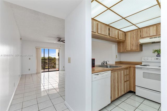 2711 NW 104th Avenue 407, Sunrise, FL 33322