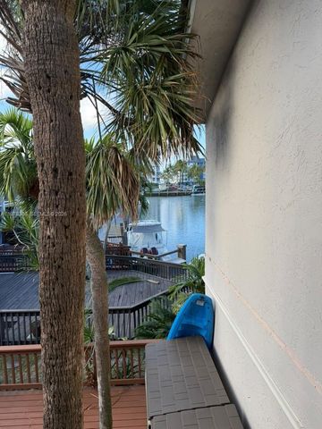 2661 NE 164th St 40, North Miami Beach, FL 33160