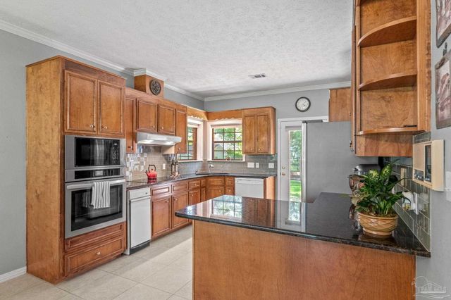 525 Northcreek Dr, Pensacola, FL 32514
