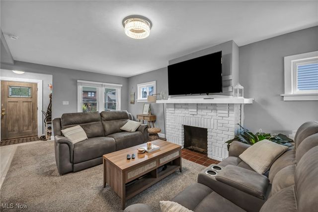 3302 Tullamore Road, Cleveland Heights, OH 44118