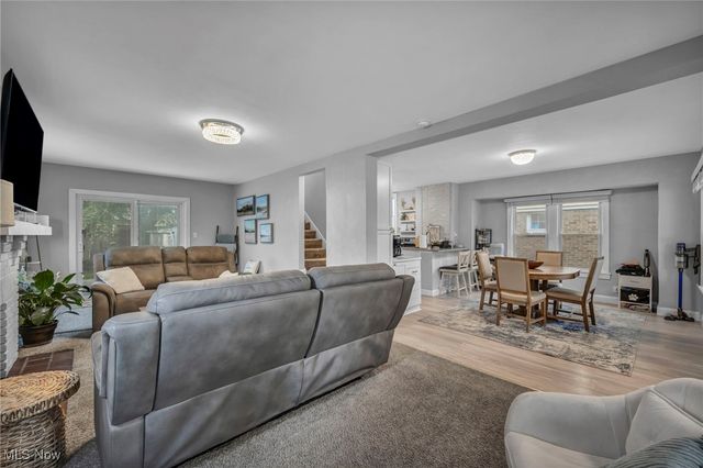 3302 Tullamore Road, Cleveland Heights, OH 44118