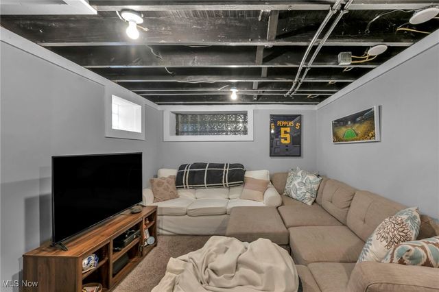 3302 Tullamore Road, Cleveland Heights, OH 44118