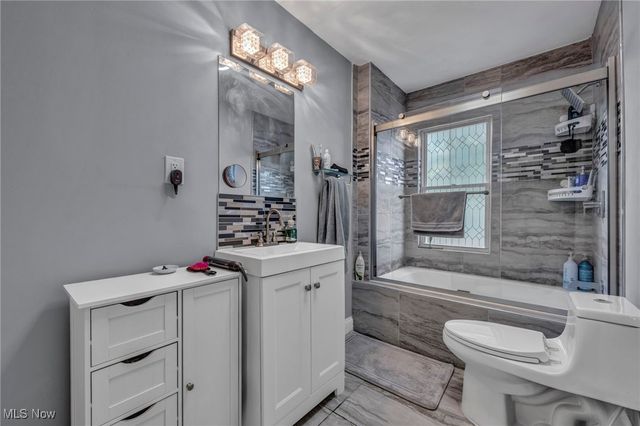 3302 Tullamore Road, Cleveland Heights, OH 44118