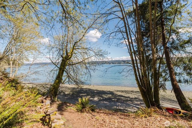 8656 Landing Lane SE, Port Orchard, WA 98367