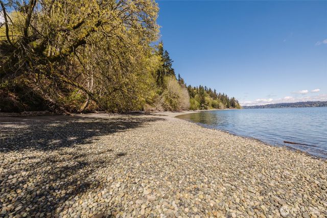 8656 Landing Lane SE, Port Orchard, WA 98367