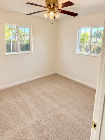 3690 Mcclellan Dr, North Highlands, CA 95660
