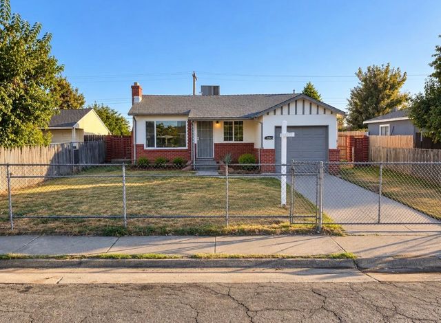 3690 Mcclellan Dr, North Highlands, CA 95660