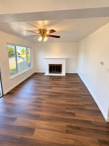 3690 Mcclellan Dr, North Highlands, CA 95660
