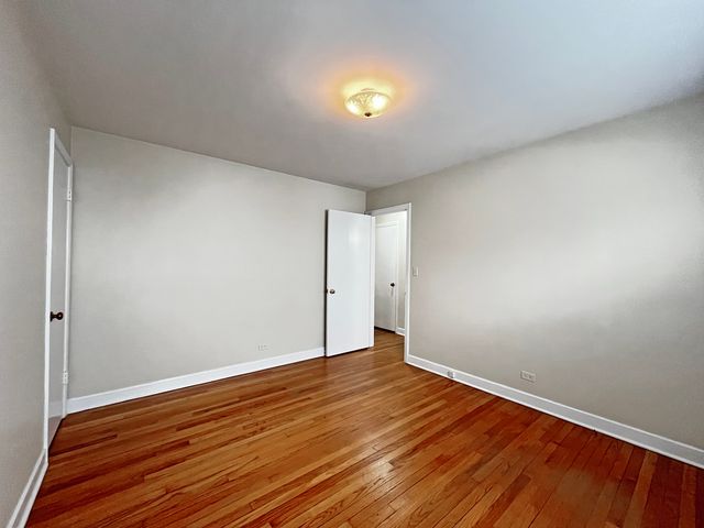 4 S June Terrace 1, Lake Forest, IL 60045