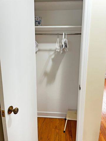 4 S June Terrace 1, Lake Forest, IL 60045