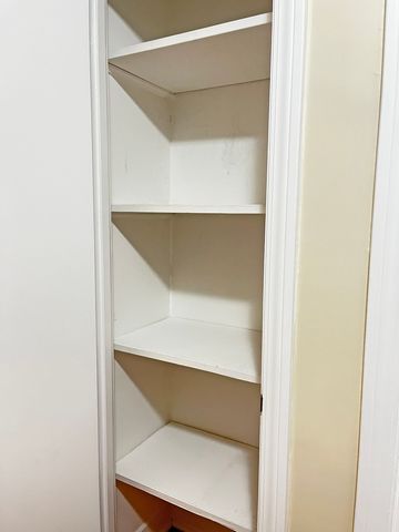 4 S June Terrace 1, Lake Forest, IL 60045