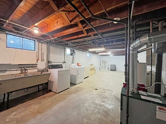 4 S June Terrace 1, Lake Forest, IL 60045