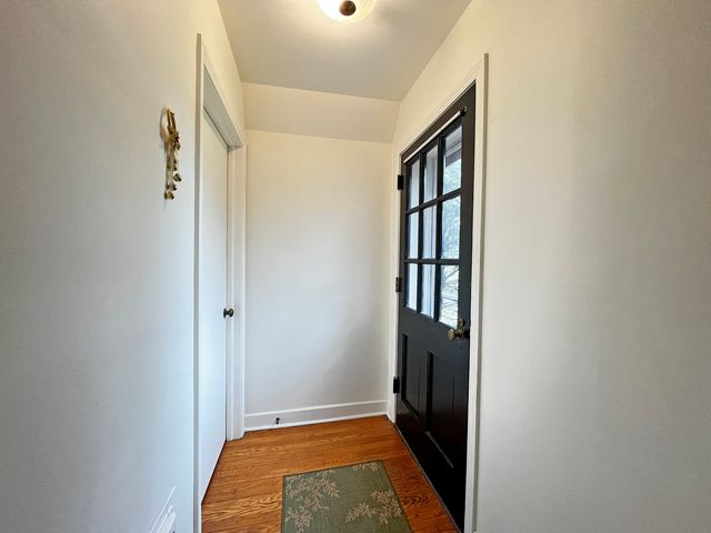 4 S June Terrace 1, Lake Forest, IL 60045