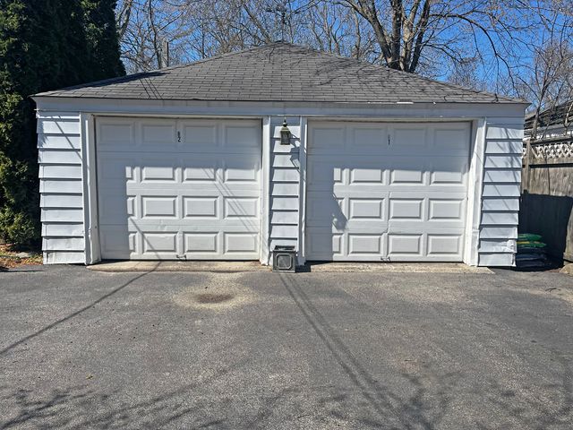 4 S June Terrace 1, Lake Forest, IL 60045