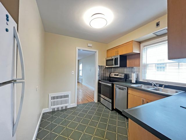 4 S June Terrace 1, Lake Forest, IL 60045