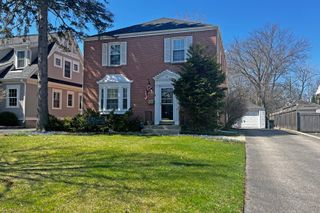 4 S June Terrace 1, Lake Forest, IL 60045