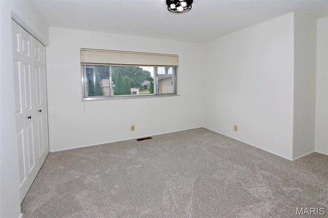 38 Forestvale Drive, Chesterfield, MO 63017