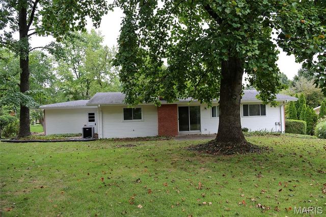 38 Forestvale Drive, Chesterfield, MO 63017