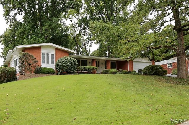 38 Forestvale Drive, Chesterfield, MO 63017