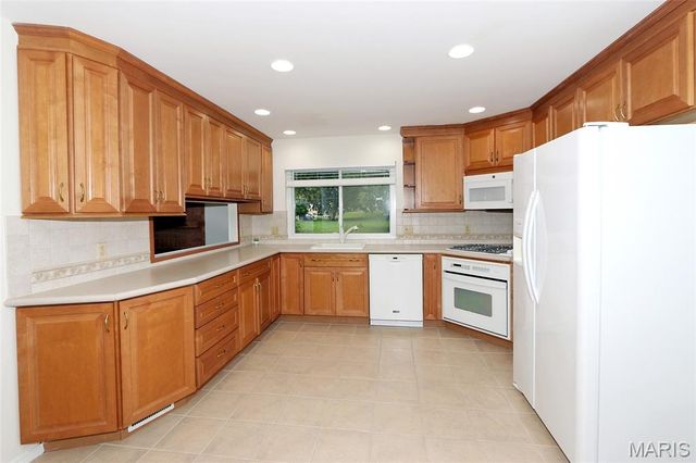 38 Forestvale Drive, Chesterfield, MO 63017