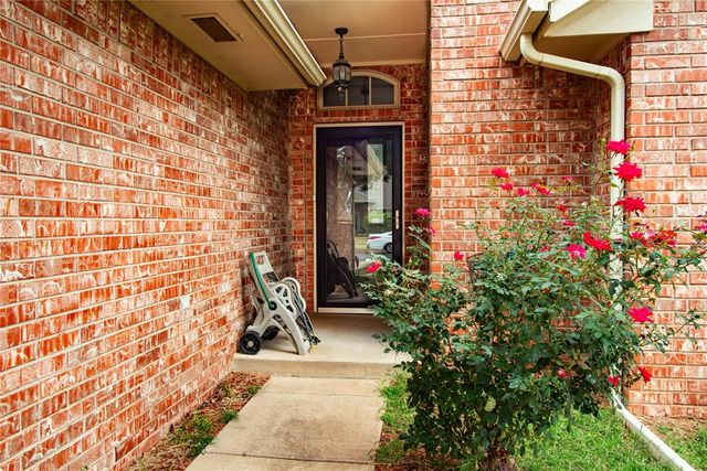 1721 Fawn Valley Lane, Edmond, OK 73003
