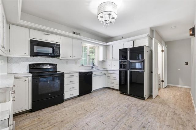 1308 NW 6th Street, Blue Springs, MO 64014