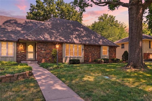 1308 NW 6th Street, Blue Springs, MO 64014